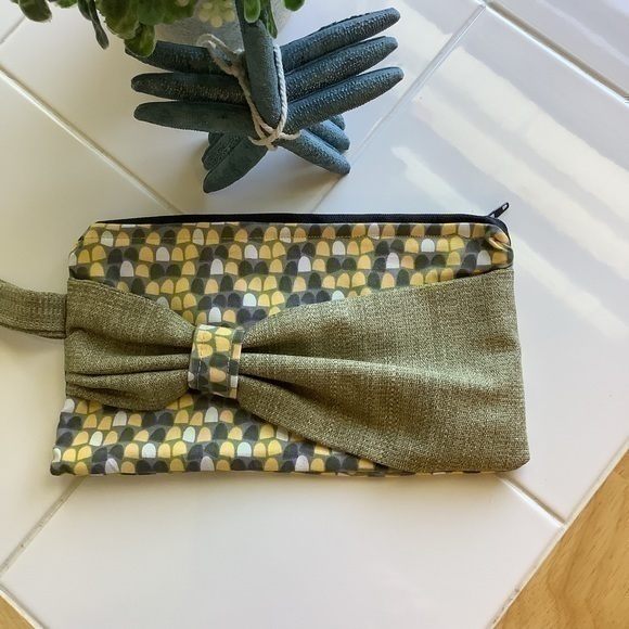 Wristlet handmade - Picture 1 of 5